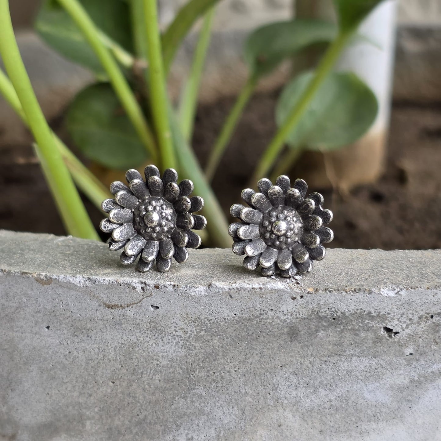 Naari Jewels Oxidized Germen Silver Daisy Flower Stud Brass Earrings for Women | Vintage Floral Design | Lightweight Ethnic Jewelry