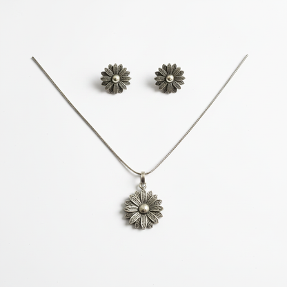 Naari Jewels Daisy Flower Chain Pendent Necklace With Floral Stud Earrings | German Silver Jewellery